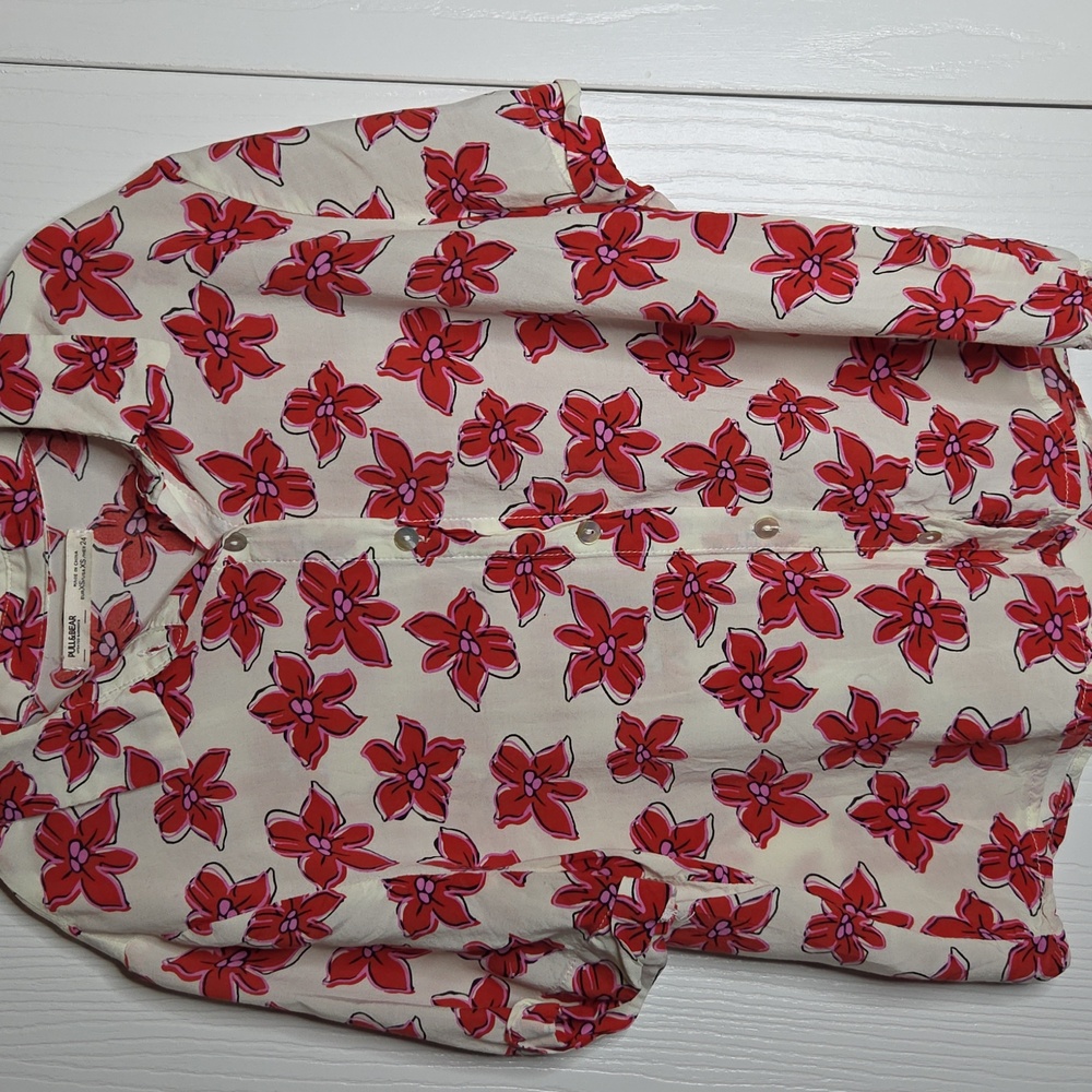 Pull & Bear Hibiscus Floral Button Down Blouse Top Red Ivory XS Cottagecore